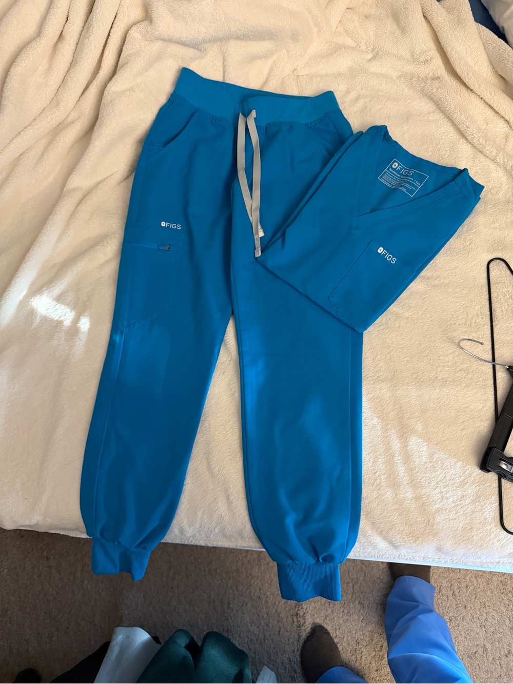 FIGS Women's Scrub Set in Vibrant Teal Blue
